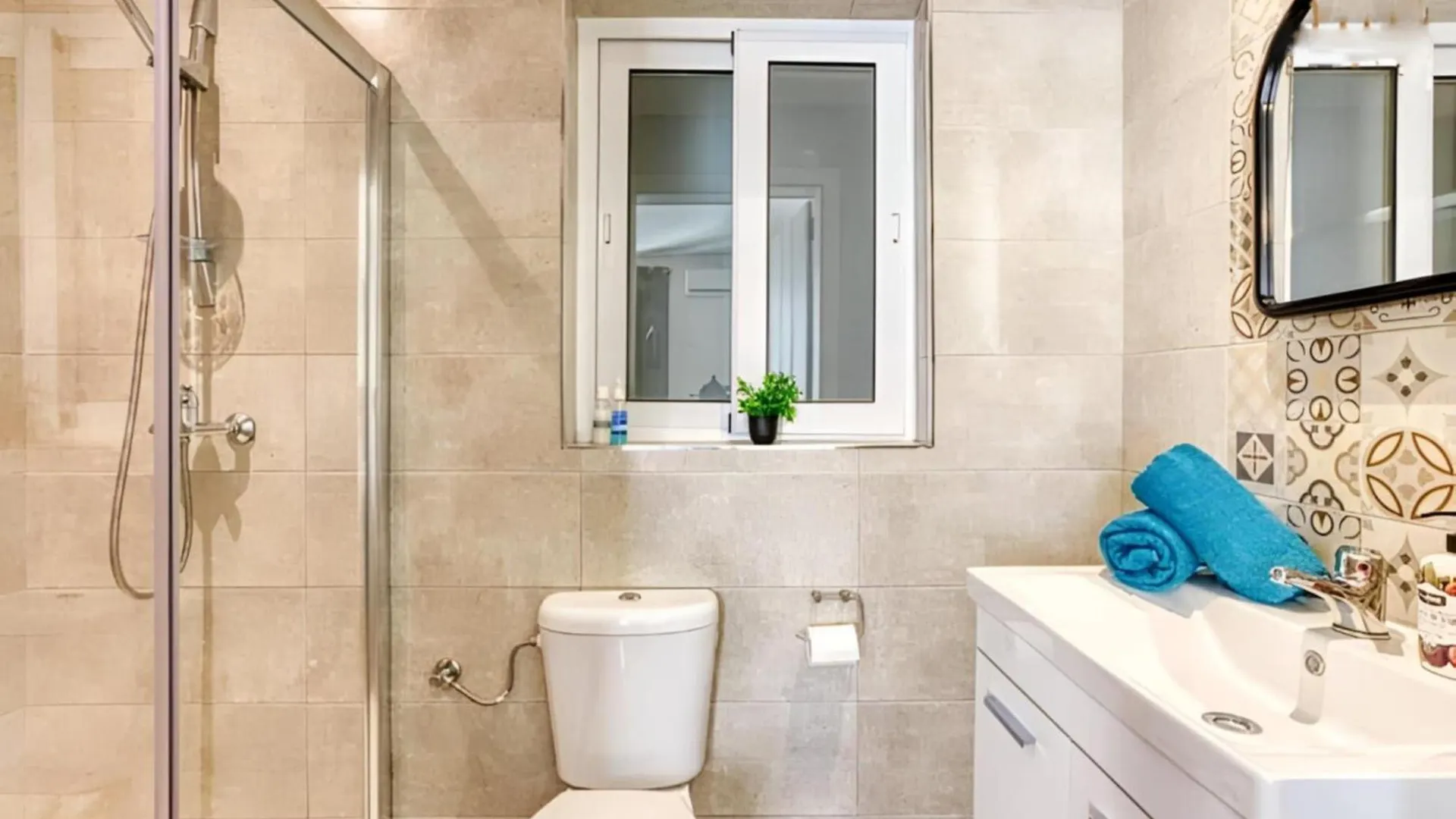Large, 3 Bedroom Apartment In Marsascala Marsaskala